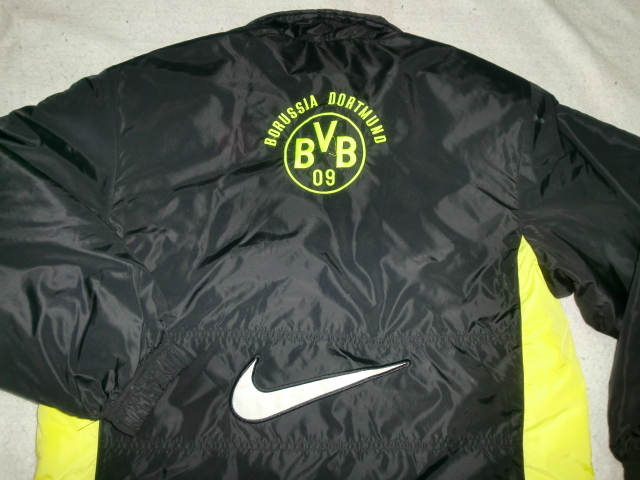 NIKE ボルシアドルトムント BVB ウインドブレーカー ナイロン