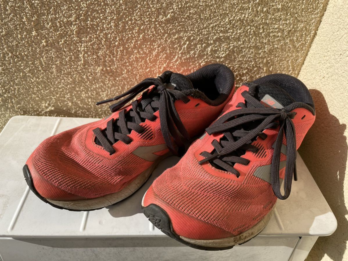 中古 ニューバランス New Balance スニーカー 中学生 女子使用 部活 通学 中履き 上履き23 5 の落札情報詳細 ヤフオク落札価格情報 オークフリー スマートフォン版