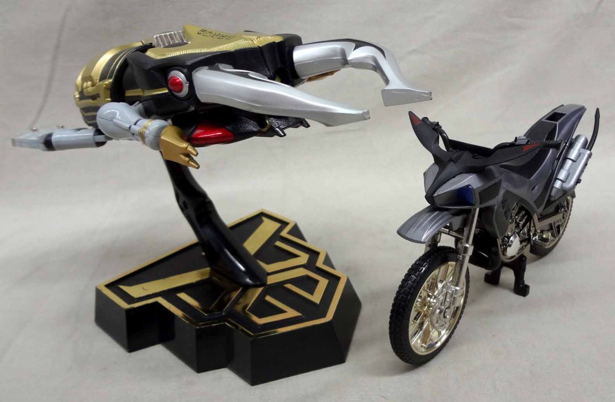 仮面ライダークウガDXトライゴウラム限定版トライチェイサー2000ブラックヘッド 仮面ライダークウガDXトライゴウラム限定版トライチェイサー2000