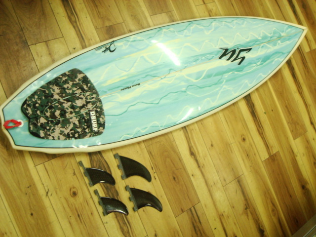 yu サーフボード5.11フィン付き y.u SURFBOARDS 出口良光シェイプ 5'11