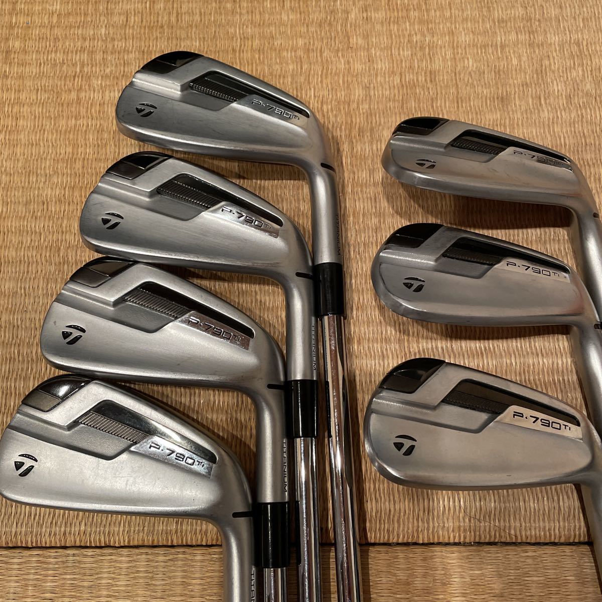新品 テーラーメイド×レッドブル P790 アイアン 7本(#4〜9、PW) 新品 テーラーメイド レッドブル TM24TMxORBR P790アイアン 7本セット