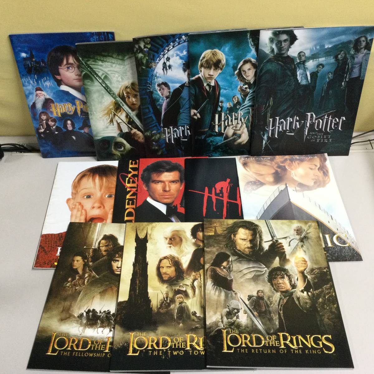 洋画 パンフレット まとめ売り セット ハリーポッター セブン ロード オブ ザ リング タイタニック 007 他 21 0112 01 の落札情報詳細 ヤフオク落札価格情報 オークフリー
