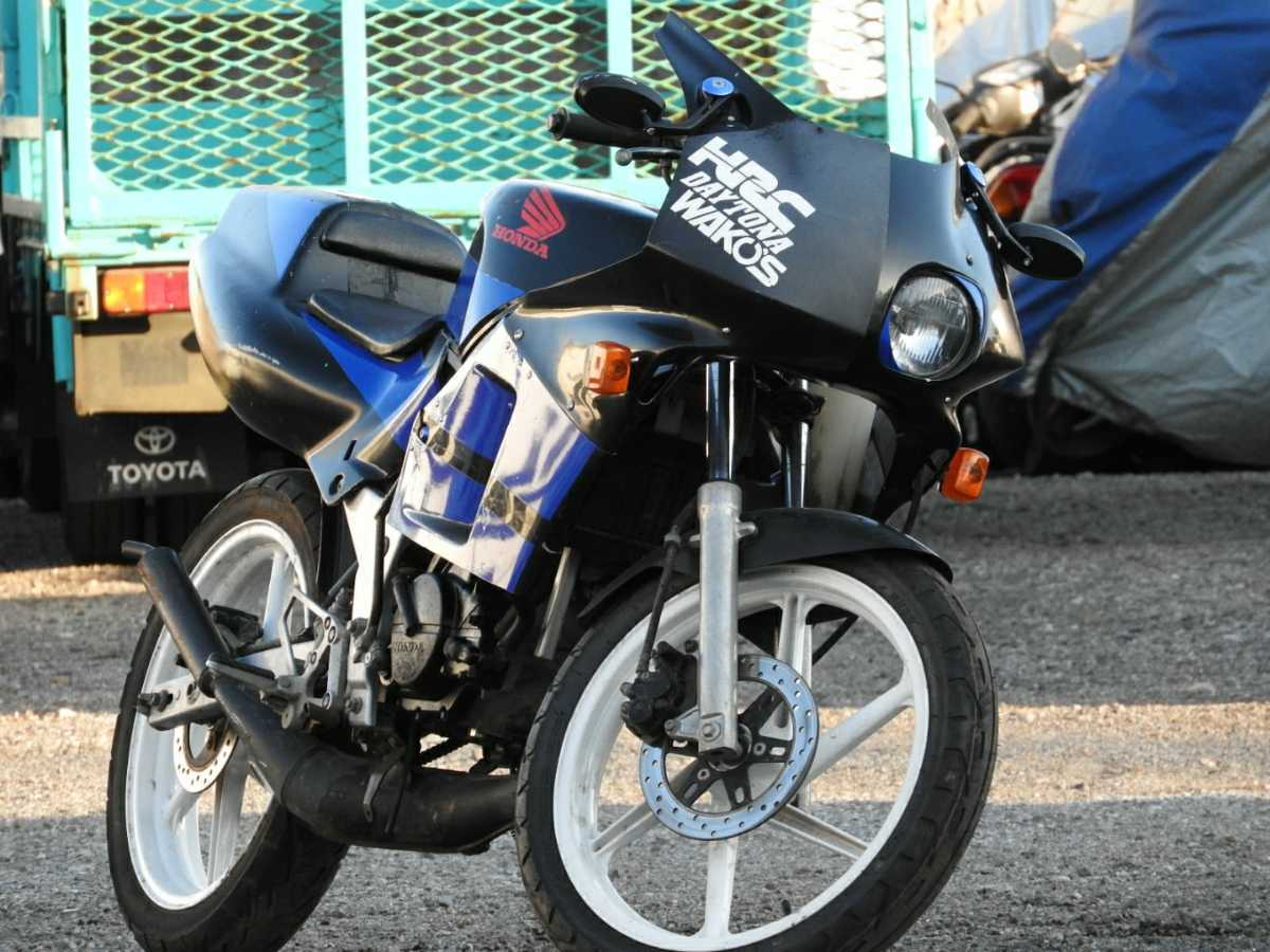 エグゼクティブ決算フェア 白煙と共に格上を張り倒す50cc長距離ランナー 原付の王者 前後燃料タンク ホンダ Ns 1 機関良好試乗済み の落札情報詳細 ヤフオク落札価格情報 オークフリー スマートフォン版
