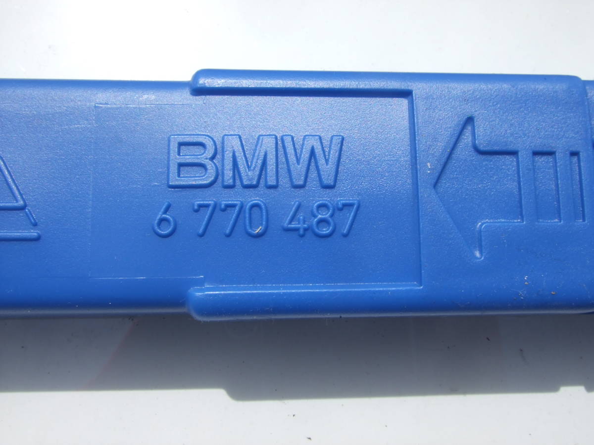 Bmw ３シリーズ E90 E91 三角表示板 三角停止板 3i Va Vr の落札情報詳細 ヤフオク落札価格情報 オークフリー スマートフォン版