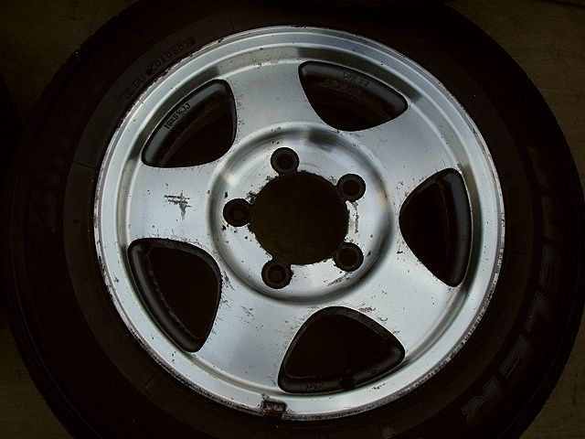 ジムニーJA22 純正アルミホイール、タイヤセットタイヤ18年溝 ジムニーJA22 純正アルミホイール、タイヤセットタイヤ18年溝