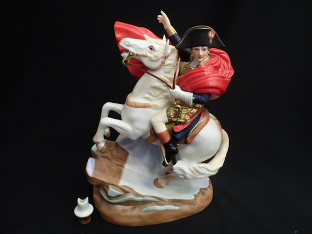 Y051202 未開栓古酒☆グランゴジェ ナポレオン 陶器ボトル ブランデー