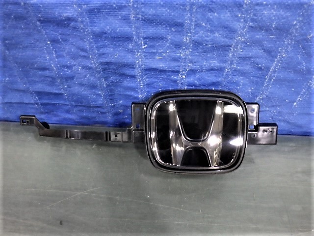 m*✿様 ホンダ フィット GK 純正 ミリ波レーダーエンブレム フィットGK3GK6エンブレムミリ波レーダー75710-T5A-J610-M1
