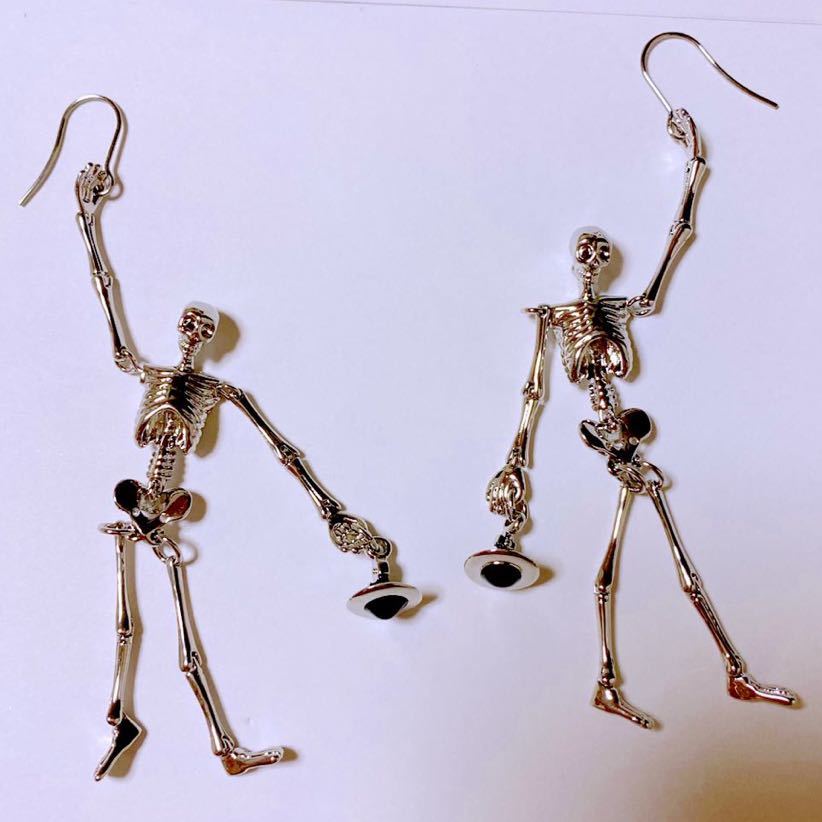 ヴィヴィアンウエストウッド ドクロピアス シルバー 骸骨 ドクロ ピアス ヴィヴィアン オーブ メンズ オーブピアス 髑髏 の落札情報詳細 ヤフオク落札価格情報 オークフリー スマートフォン版