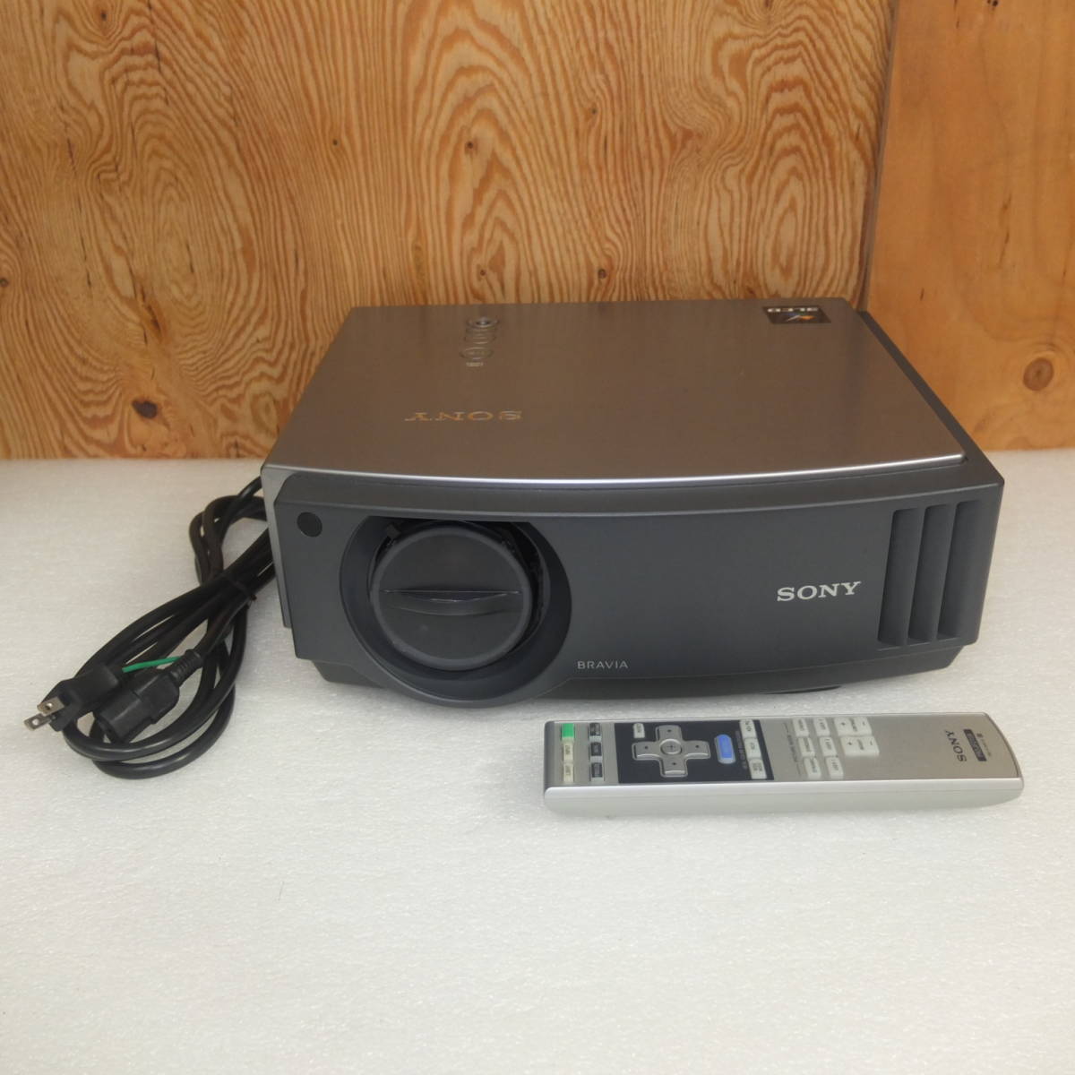 【やや傷や汚れあり （詳細）】SONY VPLAW15 3LCD プロジェクター VIDEO PROJECTOR 143時間 HDMI対応