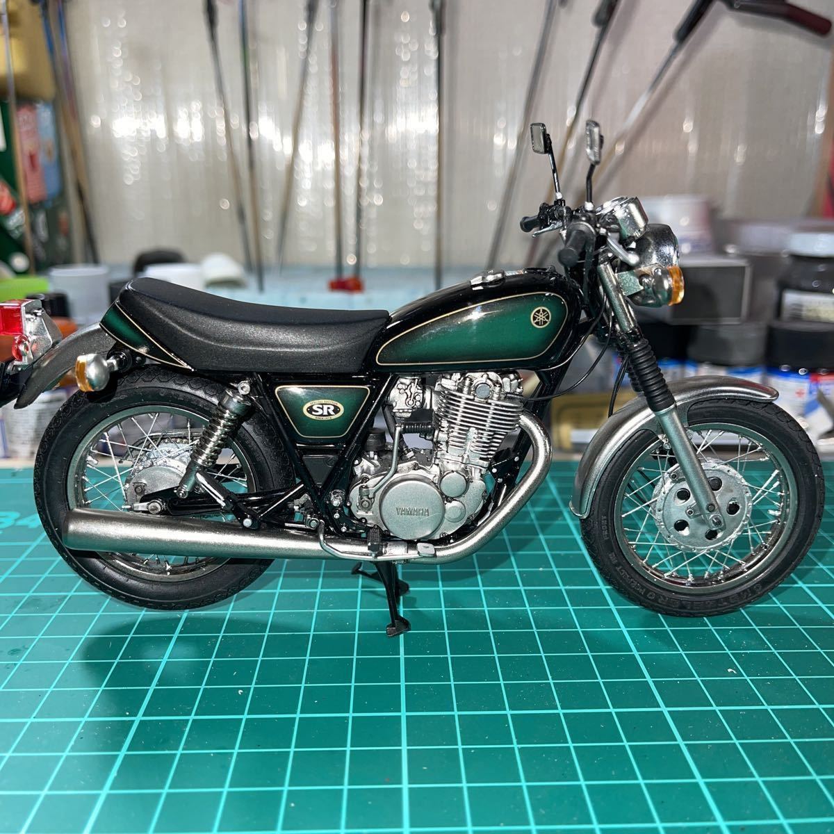 傷や汚れあり】アオシマ 1/12 ヤマハSR400 プラモデル完成品 ジャンク