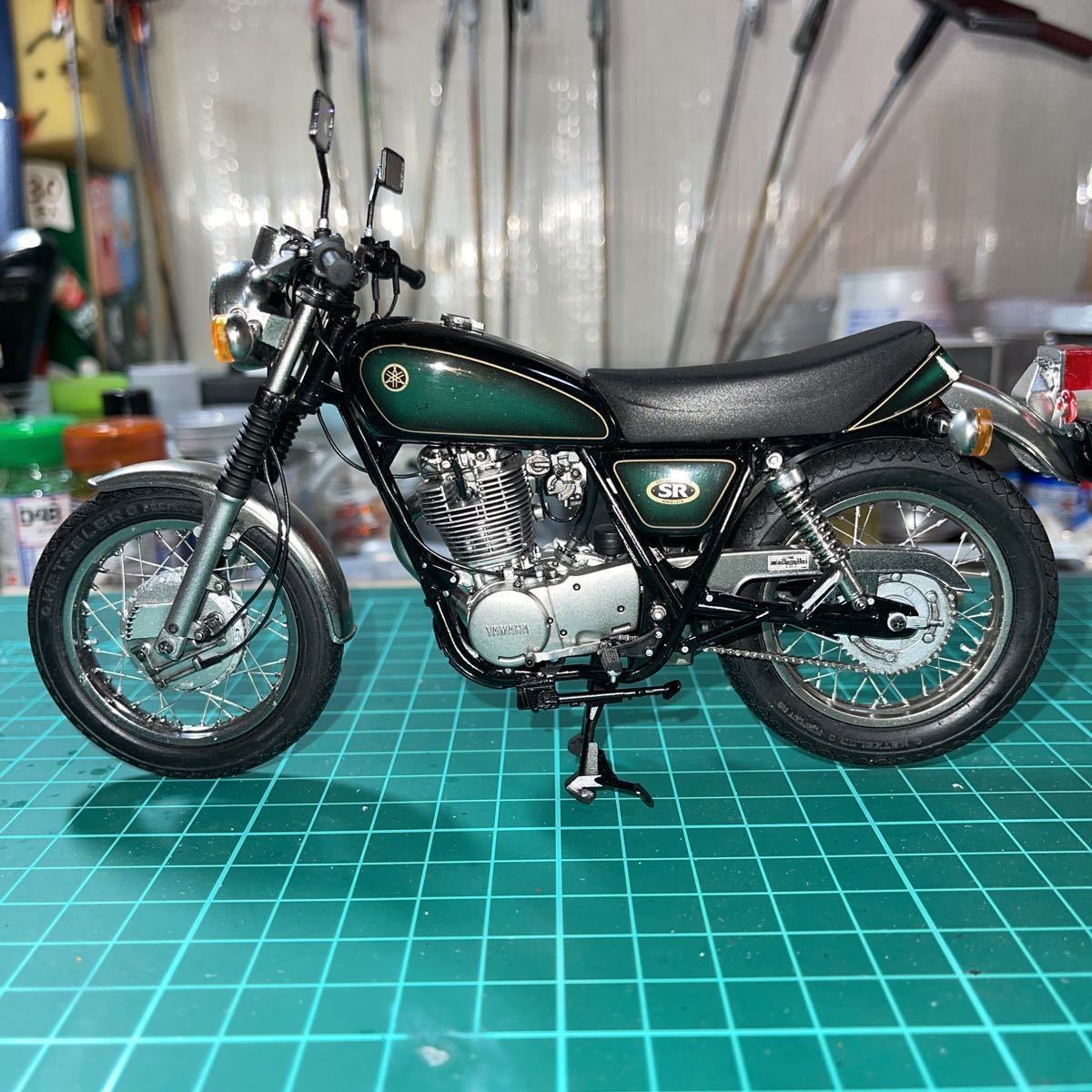 傷や汚れあり】アオシマ 1/12 ヤマハSR400 プラモデル完成品 ジャンク