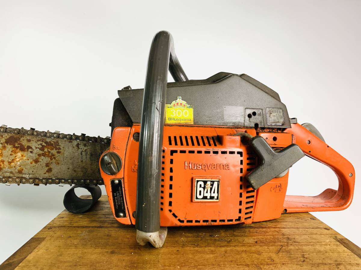 ハスクバーナ Husqvarna エンジンチェーンソー 形式不明 大型 始動未確認 圧縮有る ジャンク 品 Cna Gob Bo