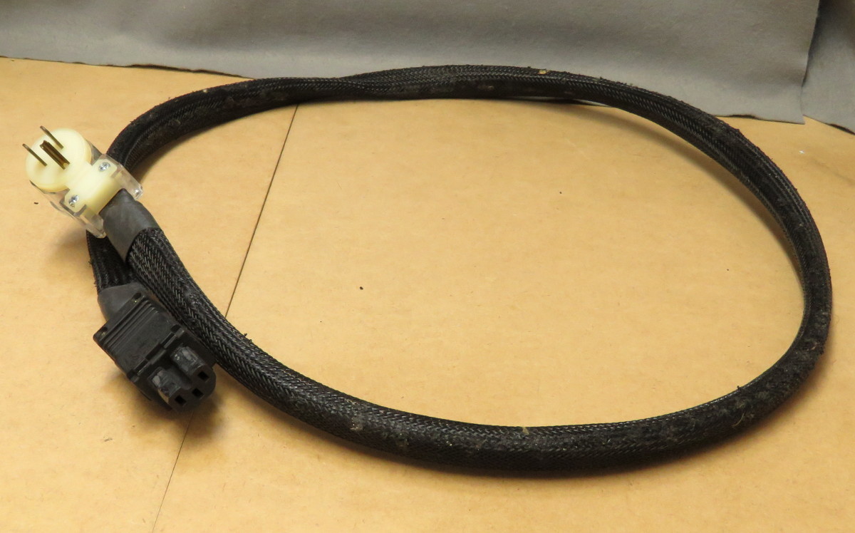 Sirius Cable SCE 43 130cm 3 LEVITON NEMA 5 15 sirius-cable-sce-43-130cm-3-leviton-nema-5-15