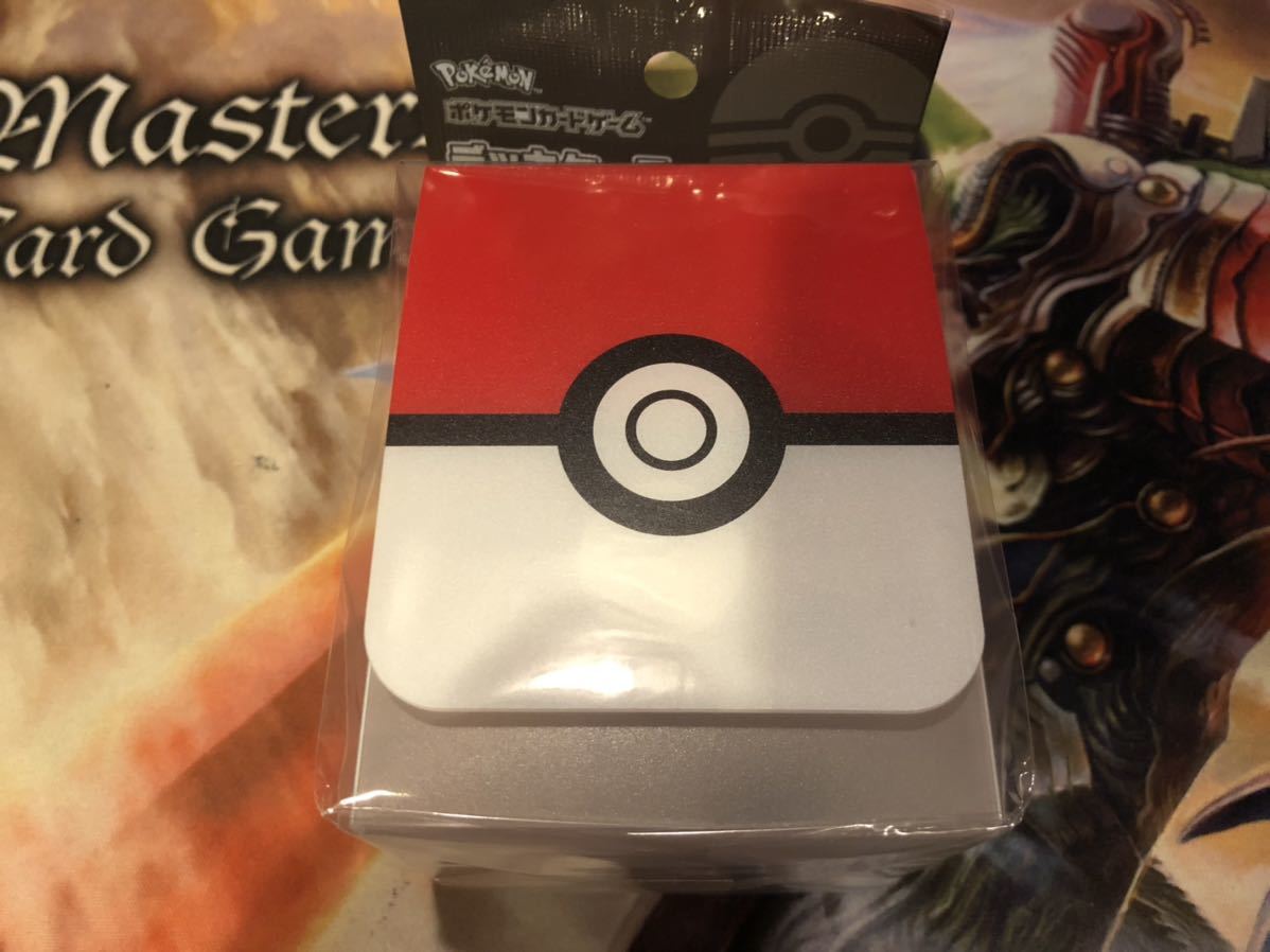 メタモン　名刺入れ　イタリアンレザー　ポケモン 約1.5万円の『ポケカ』デッキケースも！高級感溢れるイタリアン