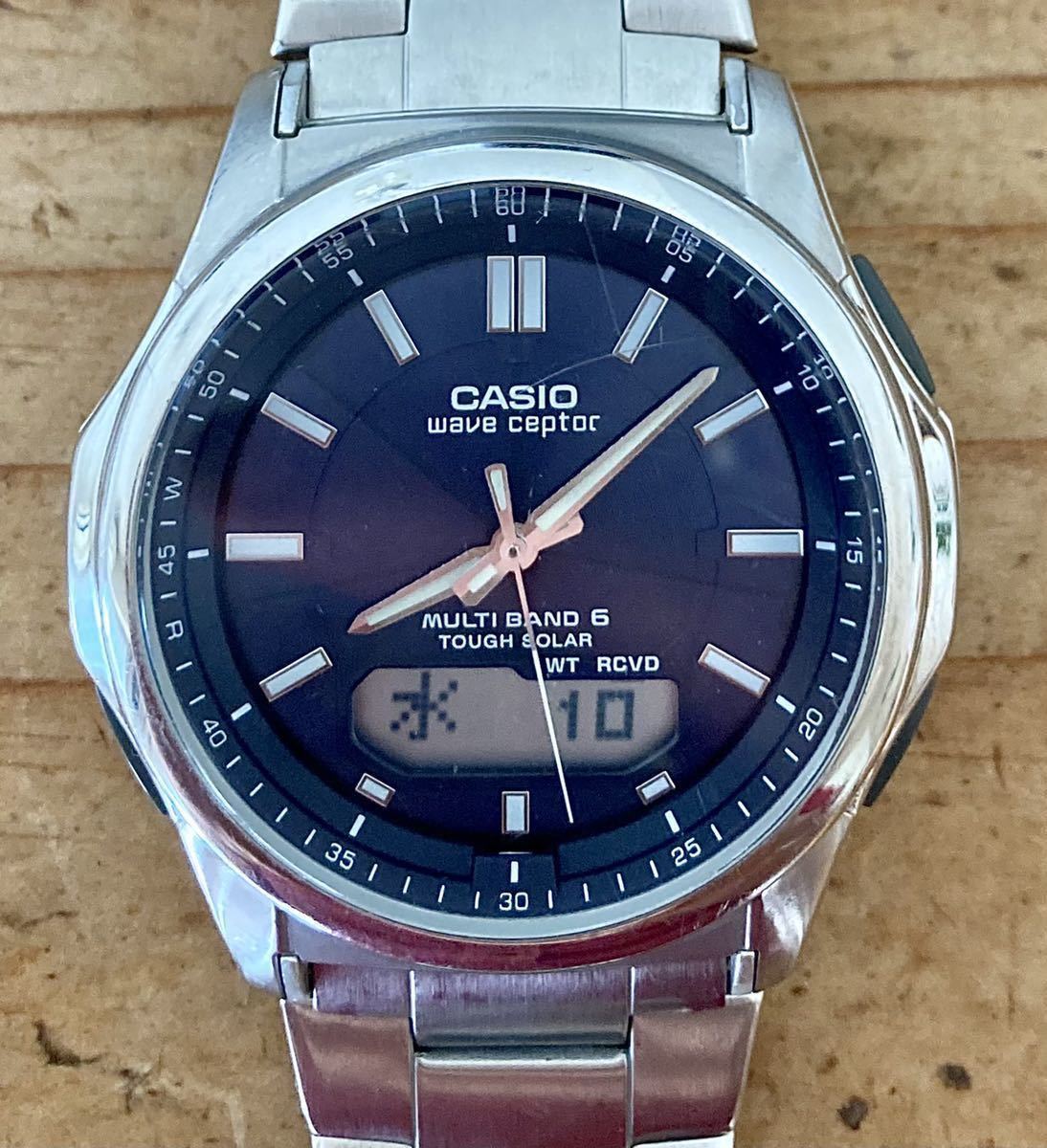稼動品】腕時計 CASIO カシオ Wave Ceptor 電波ソーラー 赤 五月蝿く