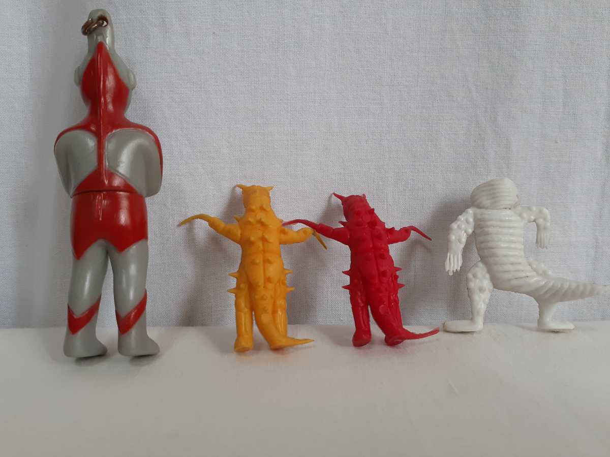 ニッコー ウルトラQ カネゴン ペンダント ソフビ