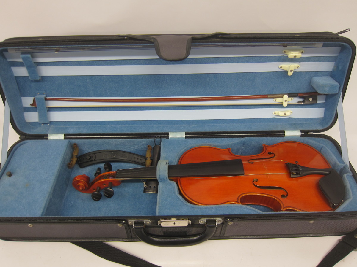 バイオリンPygmaliusDerius Antique (弓・ケース付き) バイオリンPygmaliusDerius Antique (弓・ケース付き)