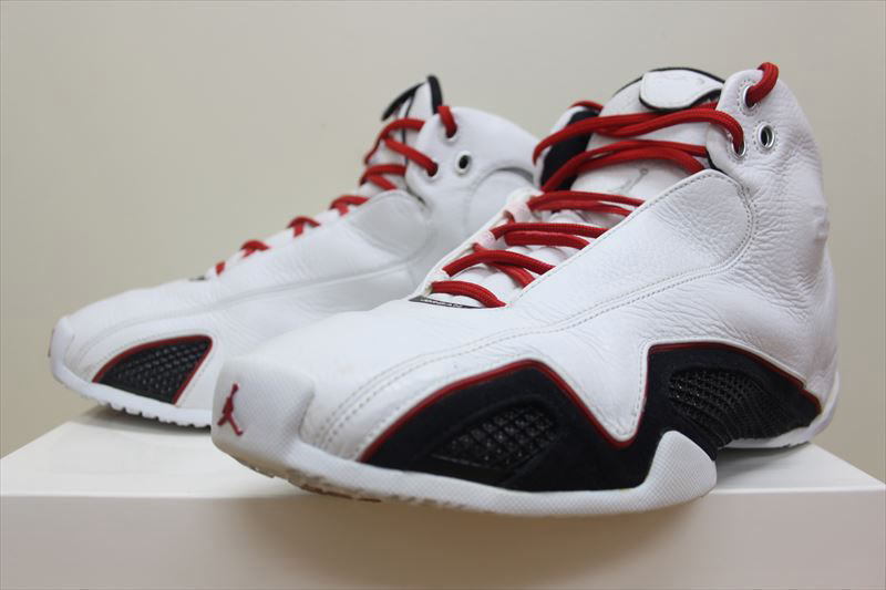 【全体的に状態が悪い】観賞用 中古 NIKE AIR JORDAN XXI ORIGINAL WHITE VARSITY RED 27.5cm