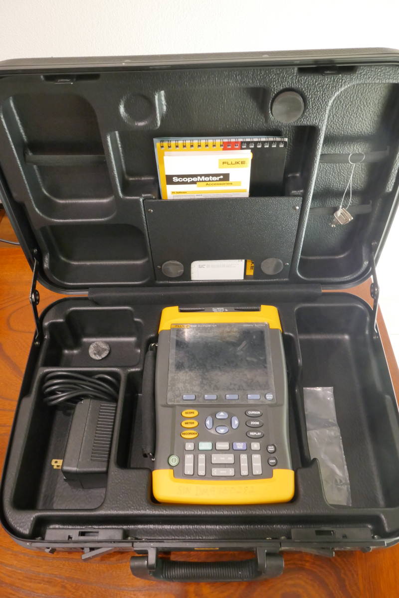 【傷や汚れあり】不動作ジャンク品 FLUKE 199B ScopeMeter フルーク 199B スコープメーター 200MHz 2.5GS ...
