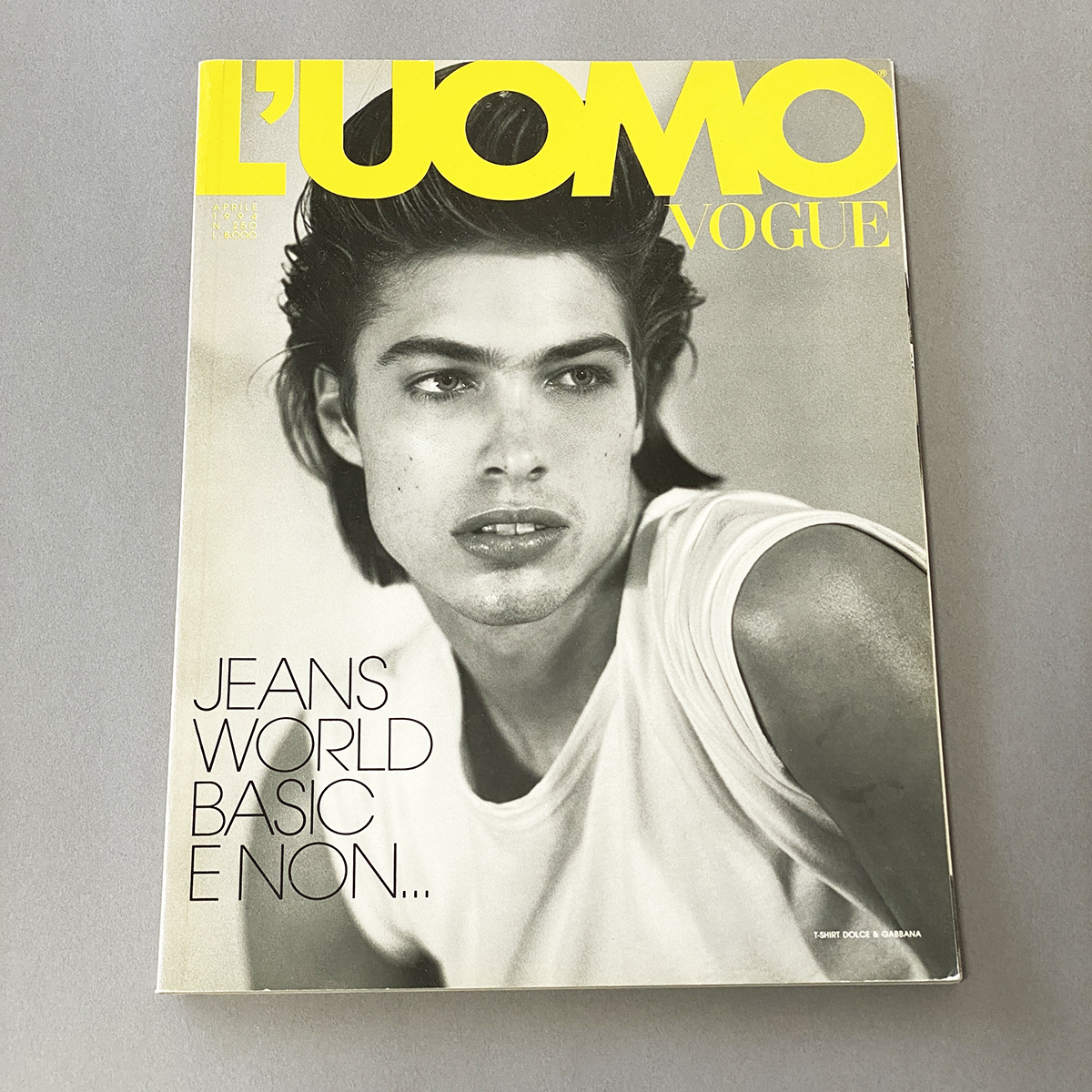 【目立った傷や汚れなし】L'UOMO VOGUE 1994.4 N.250 Bruce er Avedon Steven Meisel