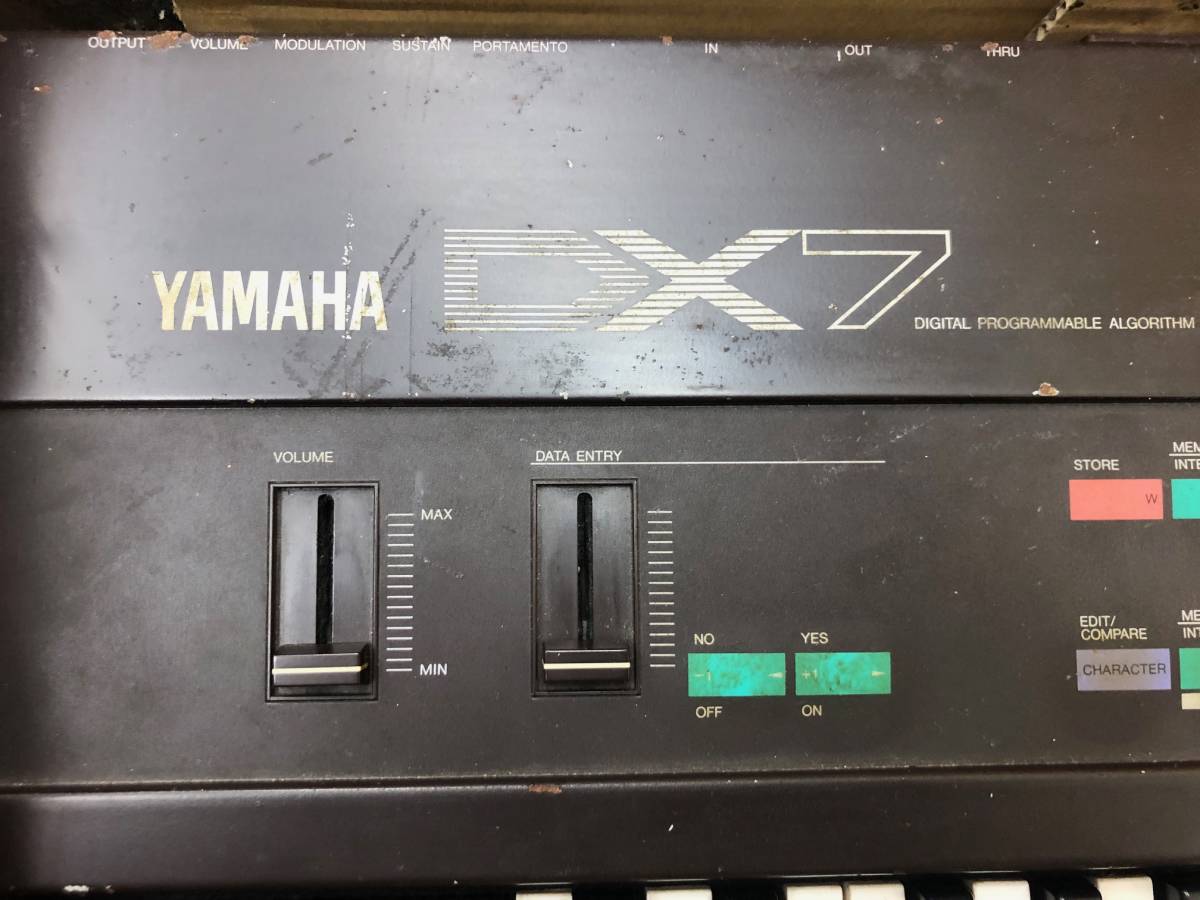 ジャンク　YAMAHA DX7 　ヤマハ　デジタル　シンセサイザー YAMAHA DX7s シンセサイザー ジャンク品 美品YAMAHA ヤマハ