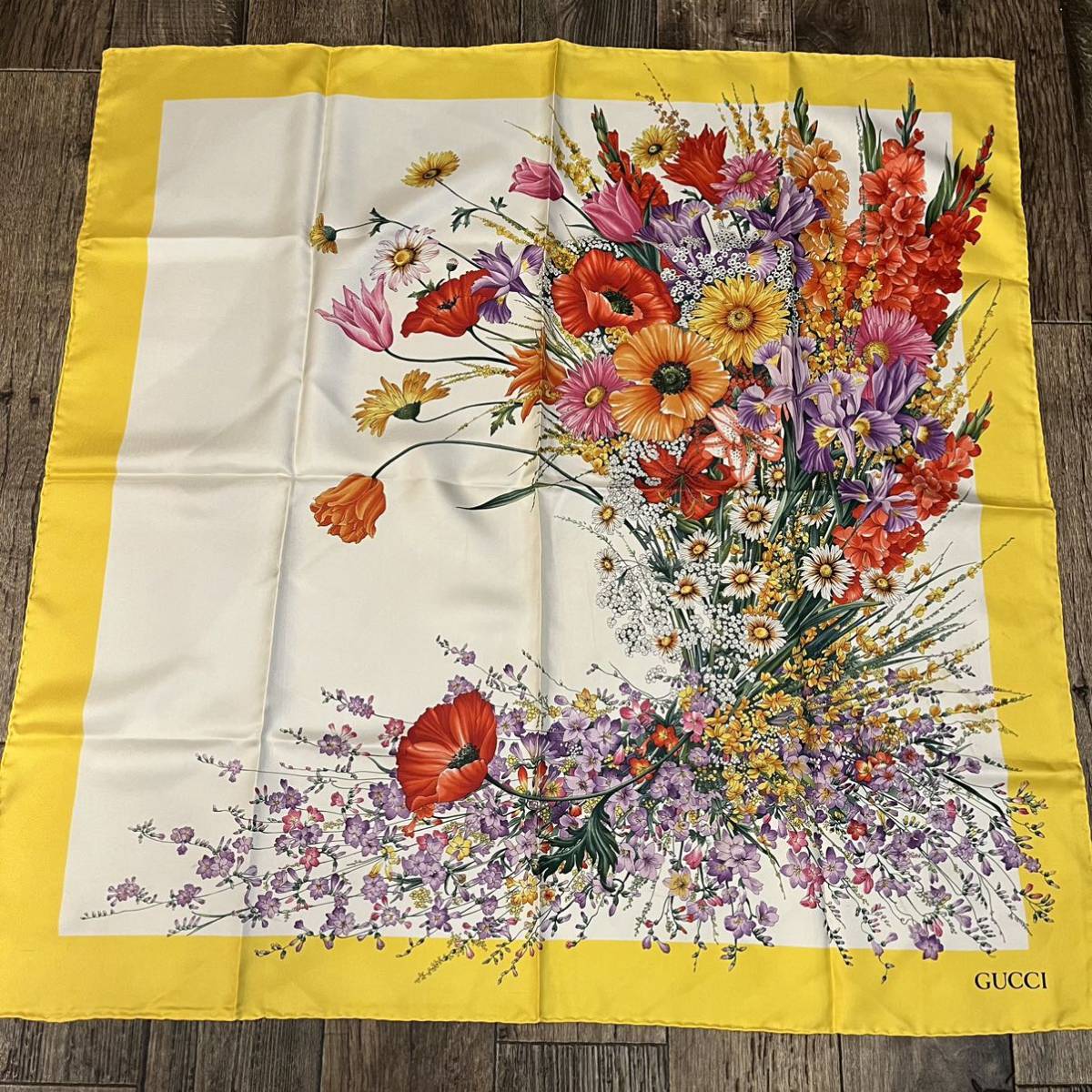 GUCCI オールドグッチ シルク スカーフ 花瓶フローラ