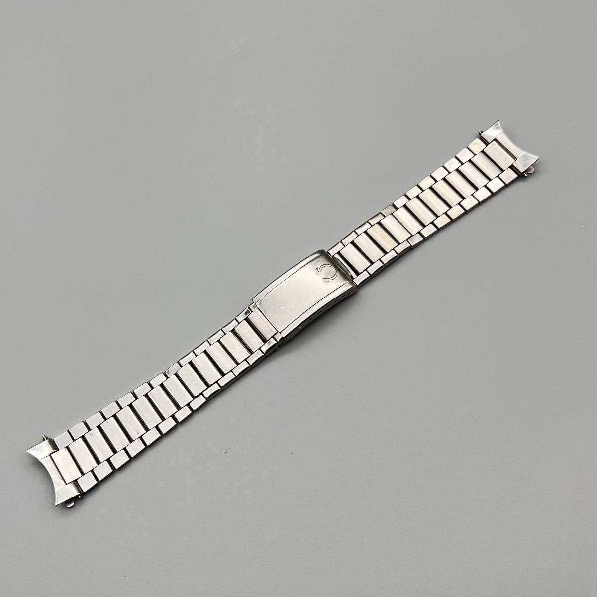 【傷や汚れあり】OMEGA オメガ エクステンション キャタピラブレス 19ミリ / 1067 / FF532の落札情報詳細 ヤフオク落札