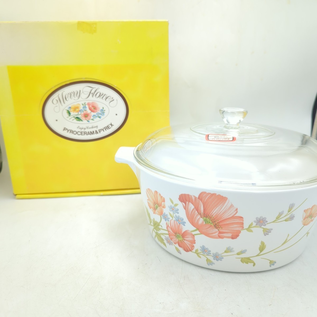 【やや傷や汚れあり】H11031 両手鍋 ホーロー 鍋 花柄 昭和レトロ 昭和 レトロ パイローセラム PYROCERAM & PYREX ...