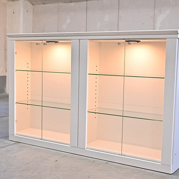 【未使用に近い】★未使用品 ディノス 10万「LEDライト付きキュリオケース」ガラスキャビネット ディスプレイ 照明 リビング ダイニング