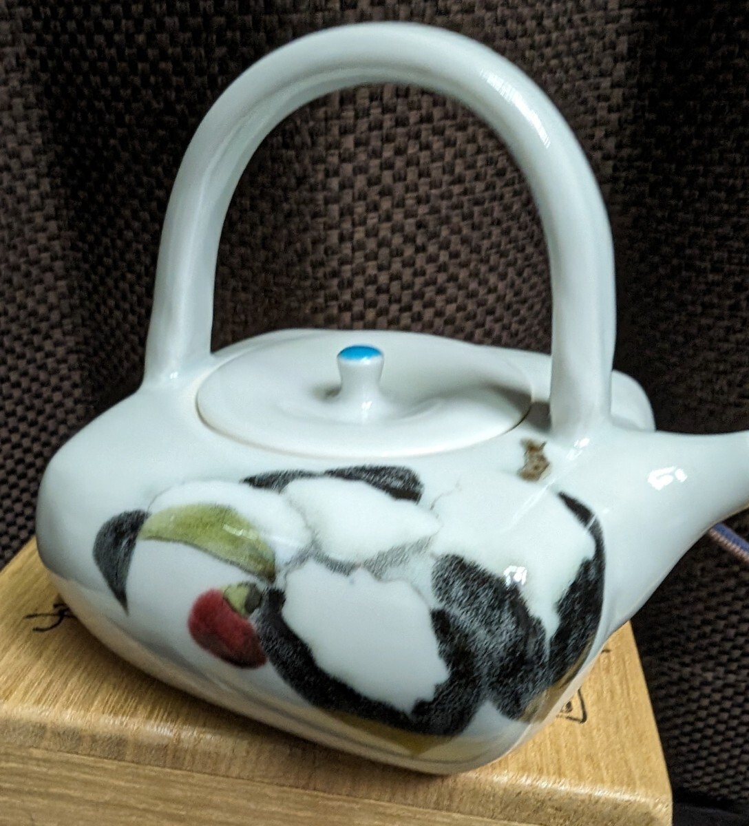 末岡信彦 色絵藤之図八角壷 共箱 色絵磁器 工芸品