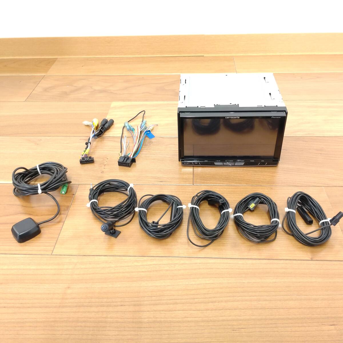カロッツェリア AVIC-RW710 しろし メインハーネス無し