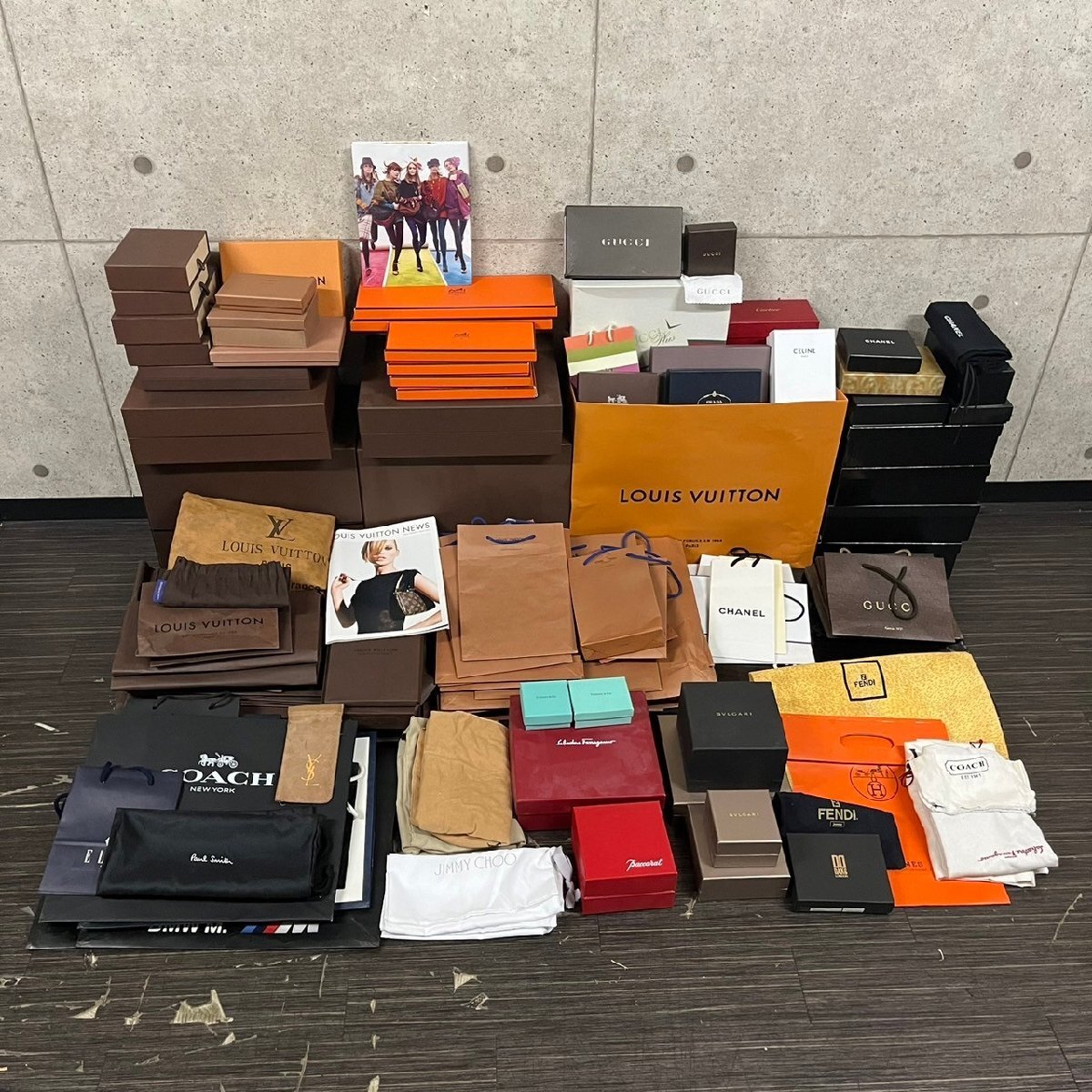 非売品 LOUIS 恐ろしい VUITTONの箱、ショッパー他23点セット ラッピング・包装