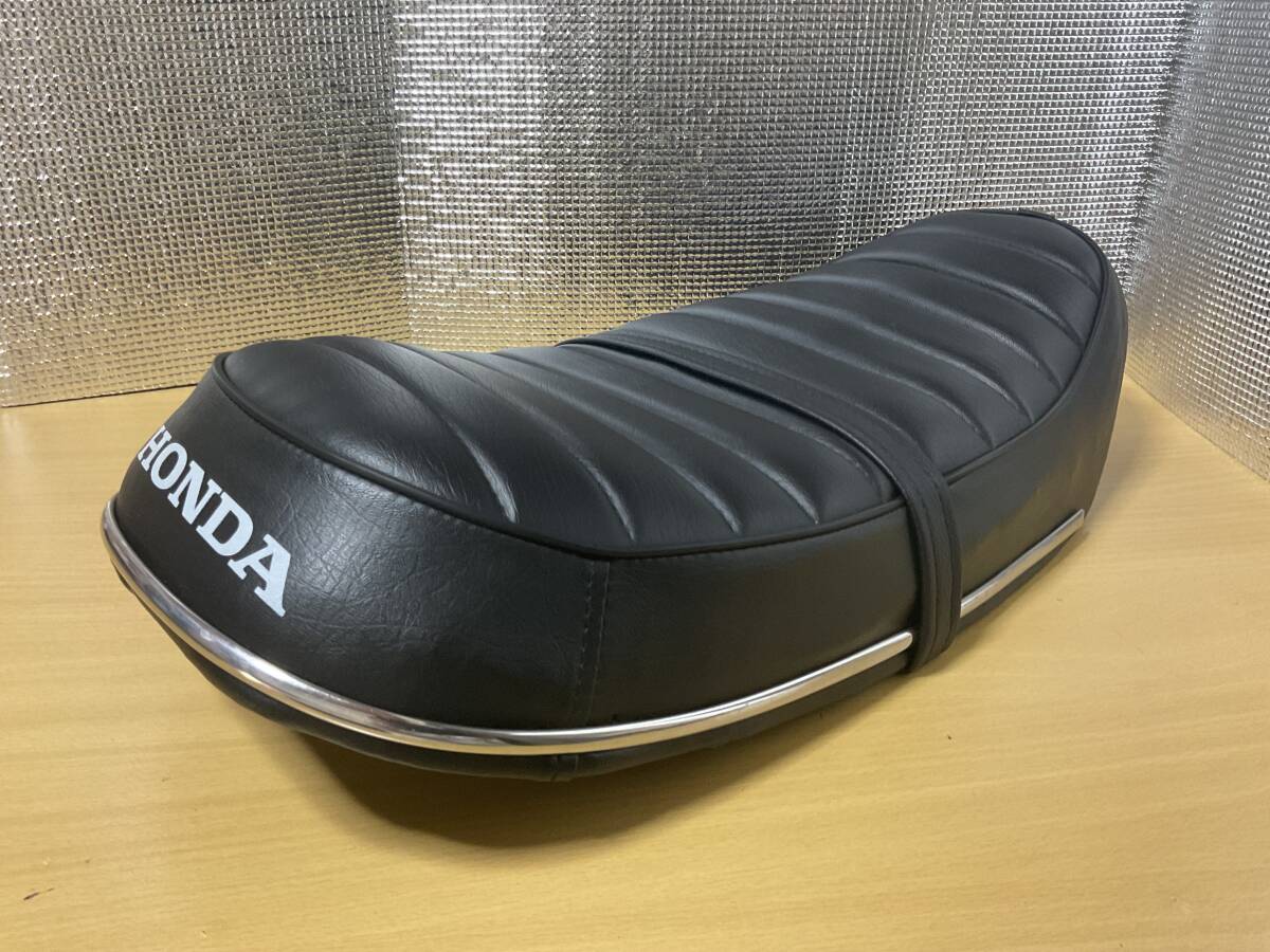 当時物 DAX ダックス st70 純正タンデムシート モール付 当時物 DAX ダックス st70 純正タンデムシート モール付