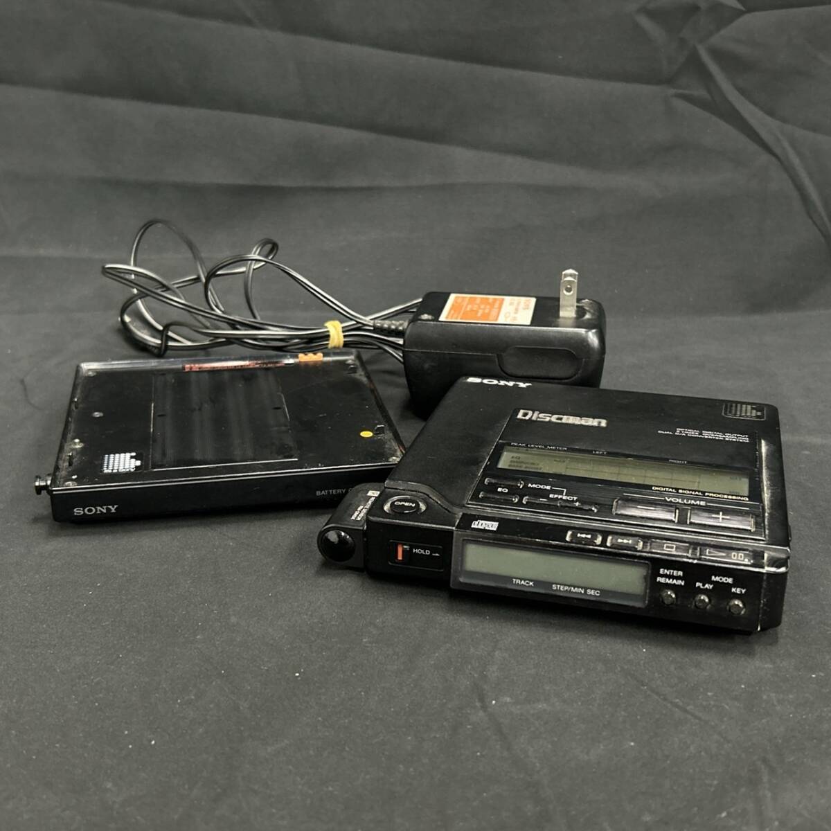 【美品】ソニー Discman D-145 ポータブルCDプレーヤー　希少ピンク 美品】ソニー Discman D-145 ポータブルCDプレーヤー 希少ピンク