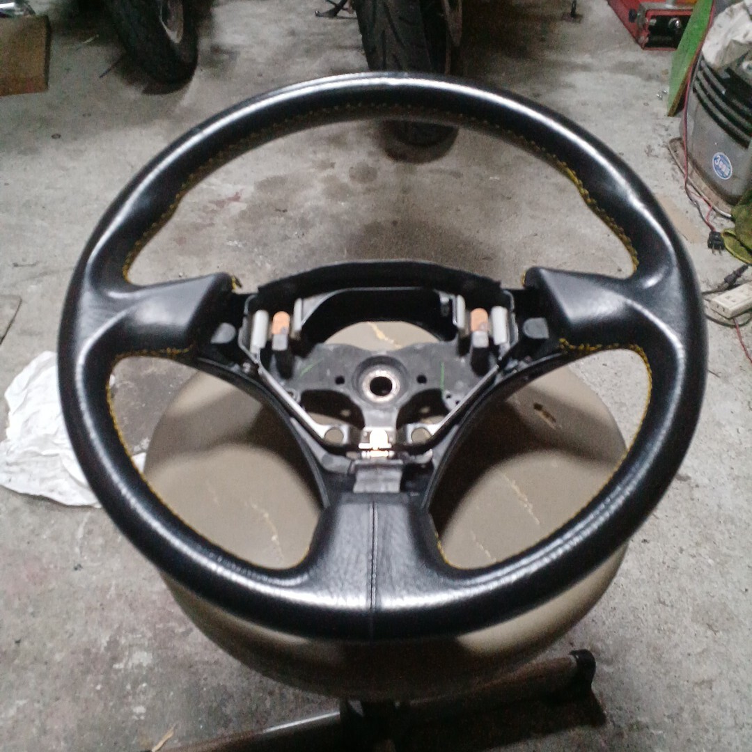 美品！E11型ノート オプションMOMOステアリング bu77NswUuiYo9krtho9FV2hPSZLwKm
