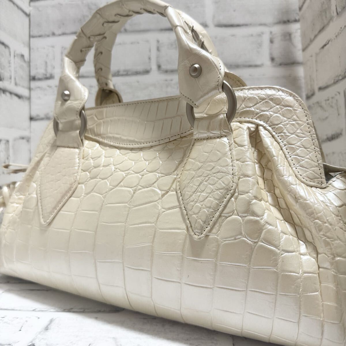 極美品 ファルチ FALCHI 最高峰JRA認定リアルマットクロコレザー鍵付き 