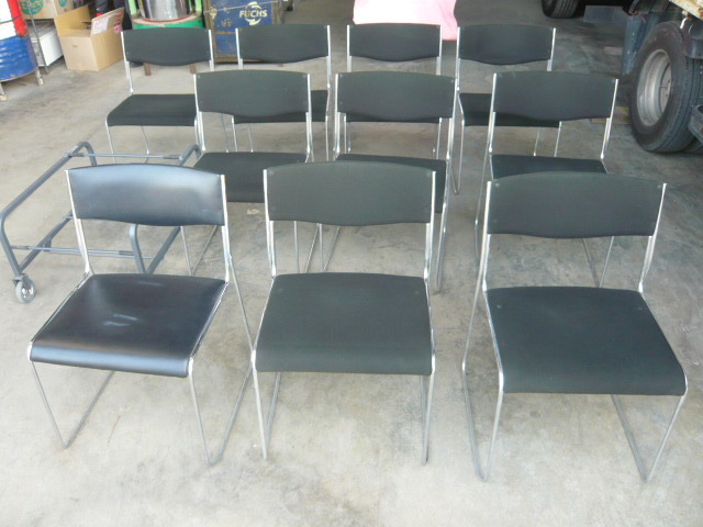 中古】KOKUYOコクヨスタッキングチェアFRP製(検コトブキイームズの落札