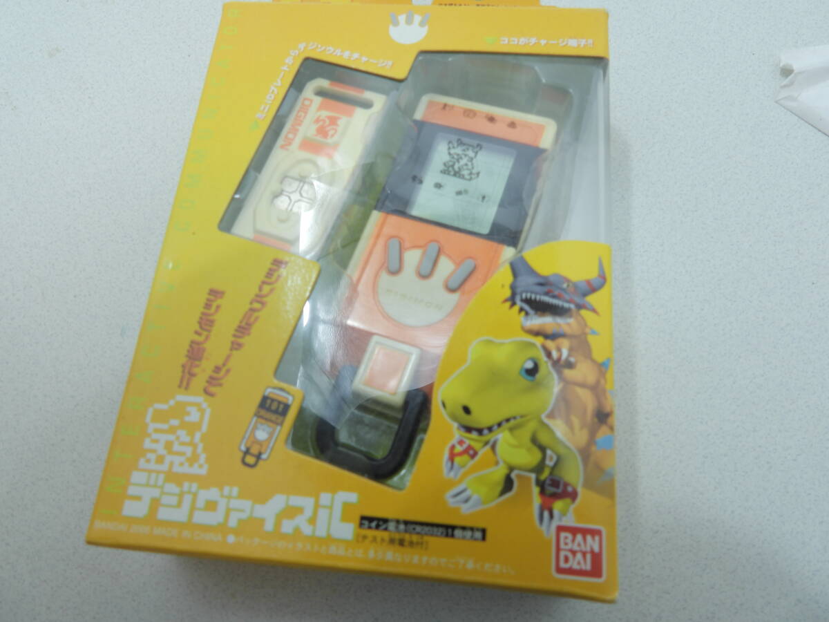 新品】新品未開封 バンダイ デジモンセイバーズ デジヴァイスiC レッド