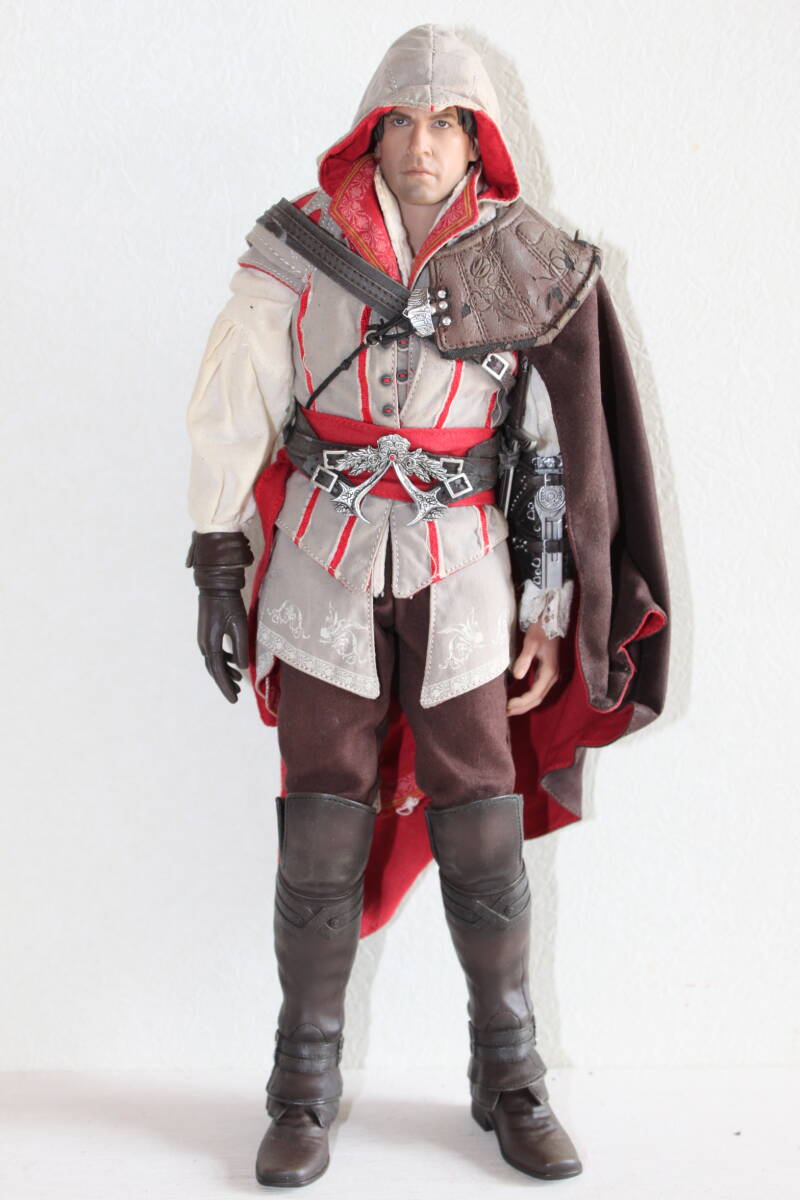 ホットトイズ エツィオ・アウディトーレ アサシン クリード II 1/6