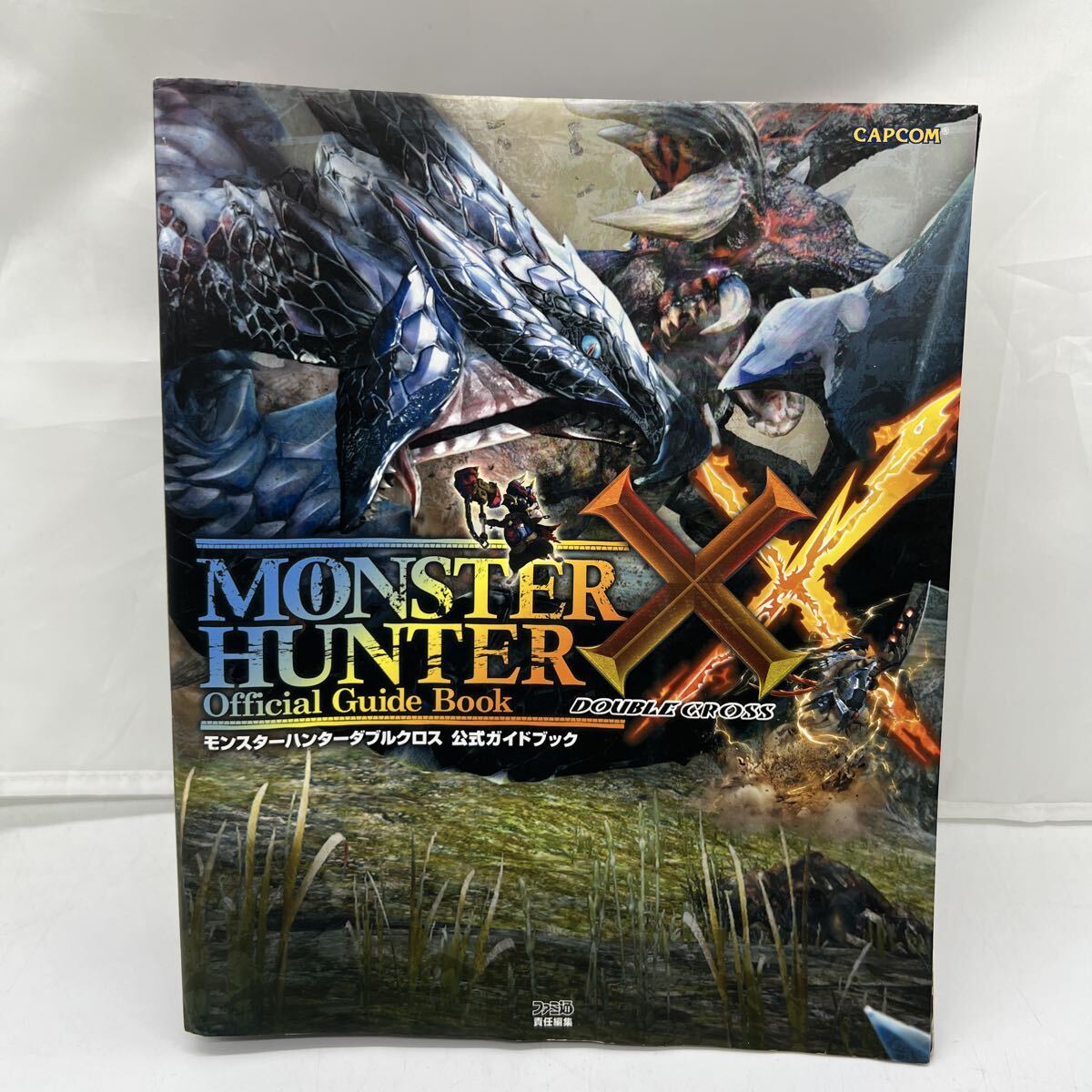 n12068-sb 中古☆攻略本 モンスターハンターダブルクロス 公式ガイド