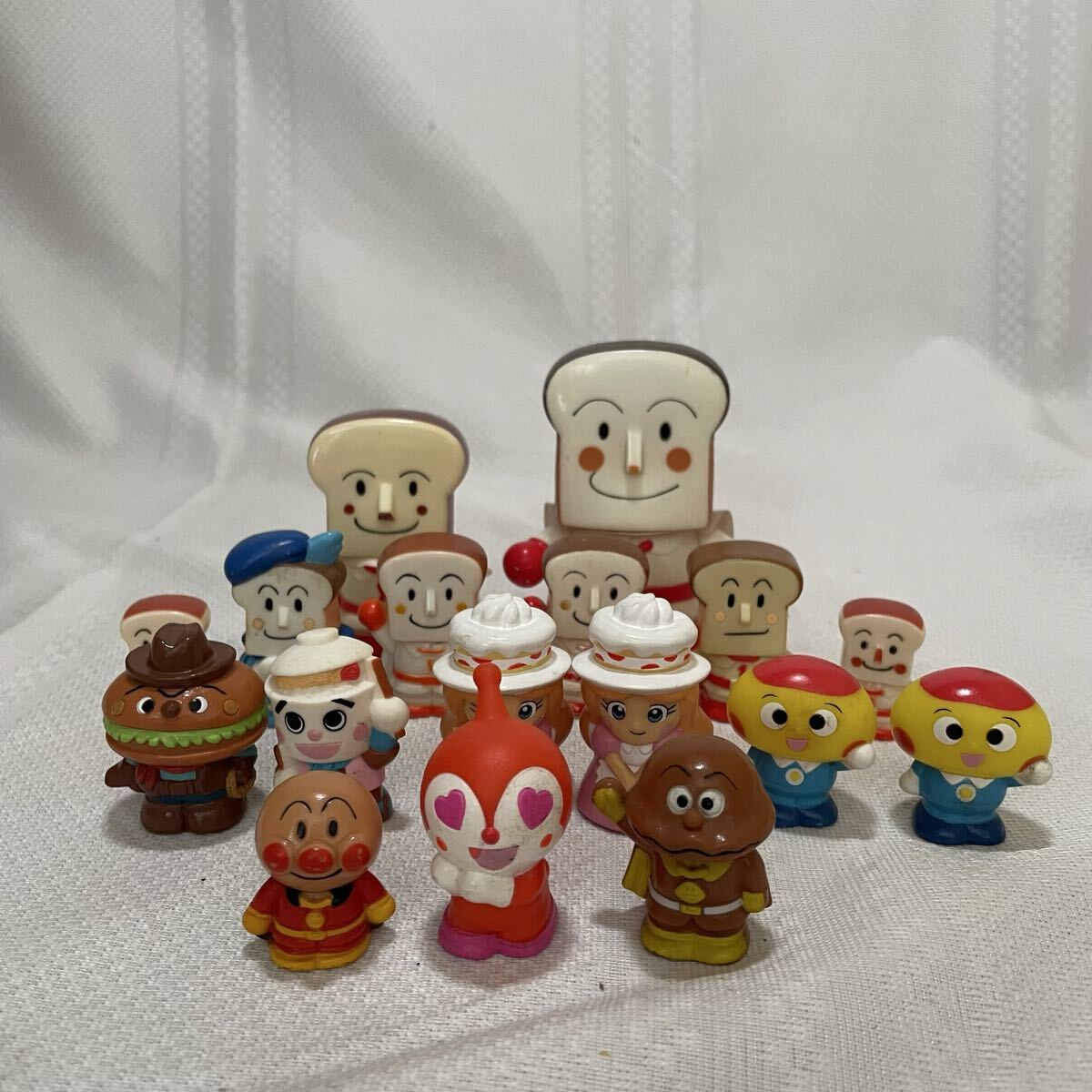 新品】アンパンマン◇やなせたかし◇直筆サインフルカラー色紙2枚