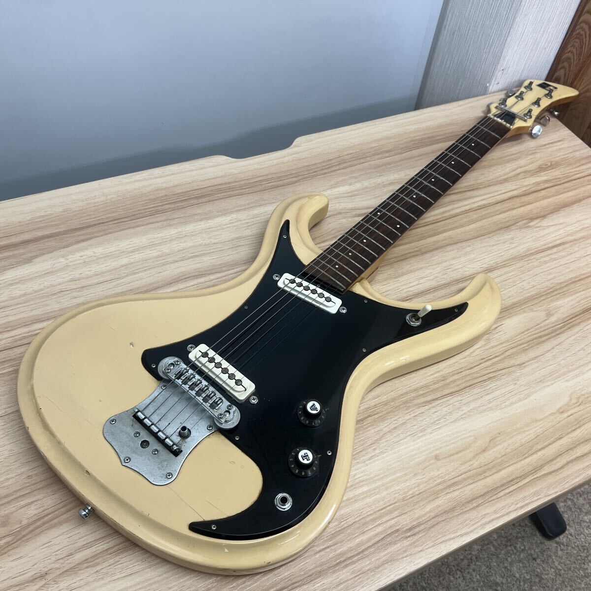 中古】～ヴィンテージ～【GUYATONE/グヤトーン】ビザールギター LG