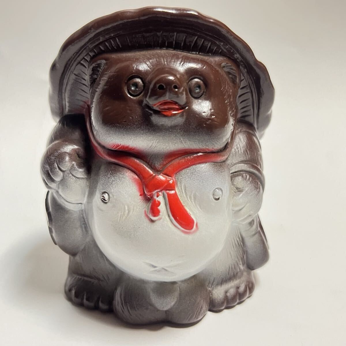 中古】☆古い信楽焼 「たぬき 置物」 開運縁起 商売繁盛 災難除け キズ