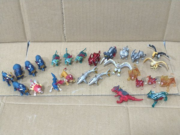 中古・処分品】〓アニマルカイザー〓フィギュア15体セット！！～闘獣録