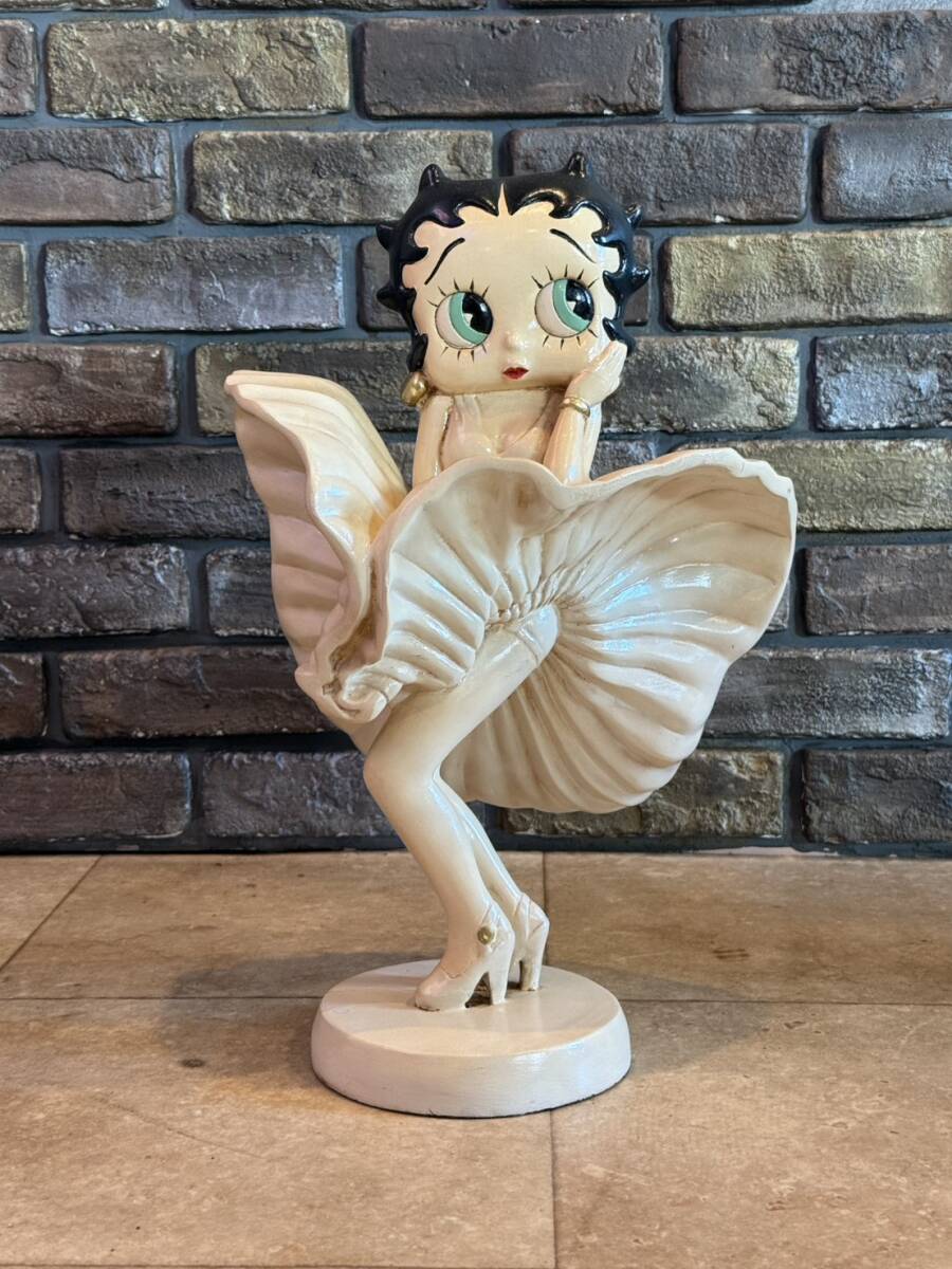 新品】1/6 マリリンモンロー フィギュア 極上ボディ 豊満な胸 with