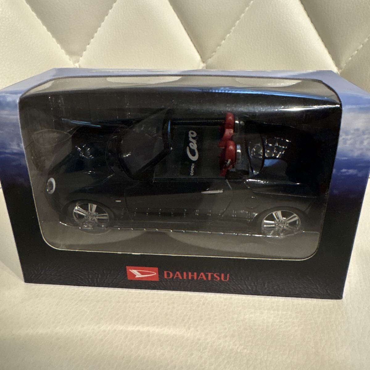 トヨタ bB カラーサンプル ブラックマイカメタリック 1/24 ミニカー
