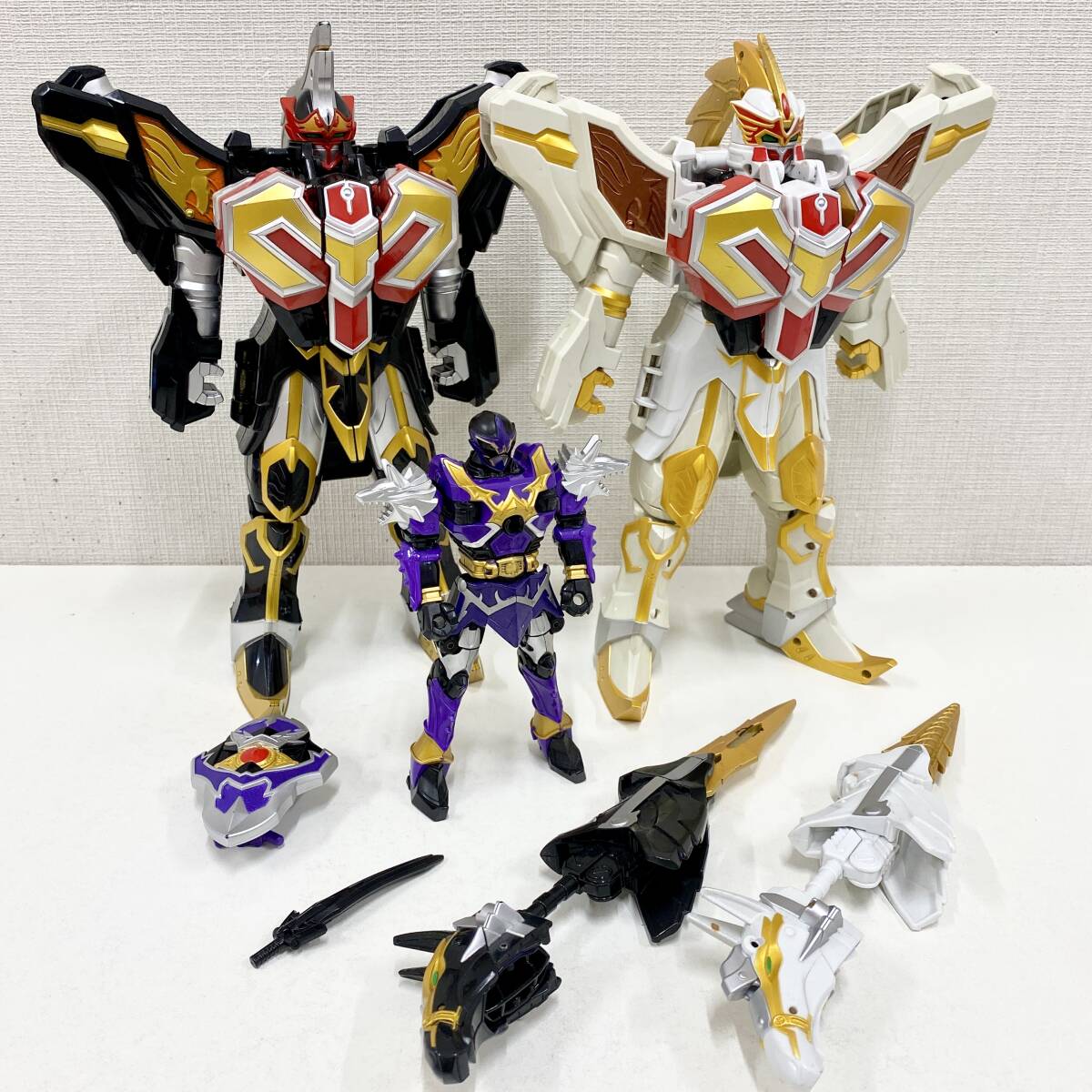 バンダイ 魔法戦隊マジレンジャー魔神合体 DXマジキング金ピカ 魔神