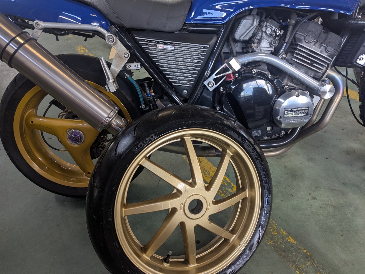 NSR250R MC28 プロアーム用 5.5インチ ホイール (RVF400) ドゥカティの