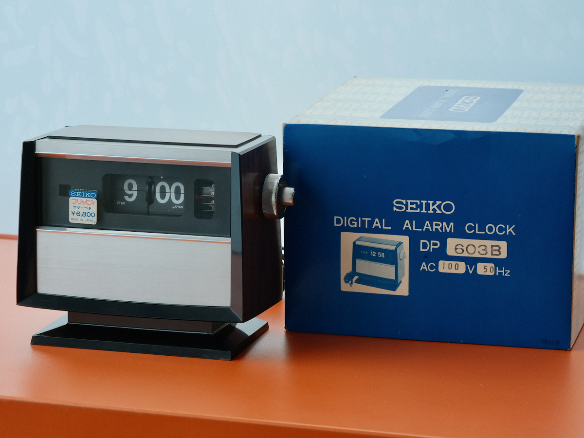 ◇SEIKO セイコー DIGITAL CLOCK パタパタ時計 置時計 DZ 633 R 赤色