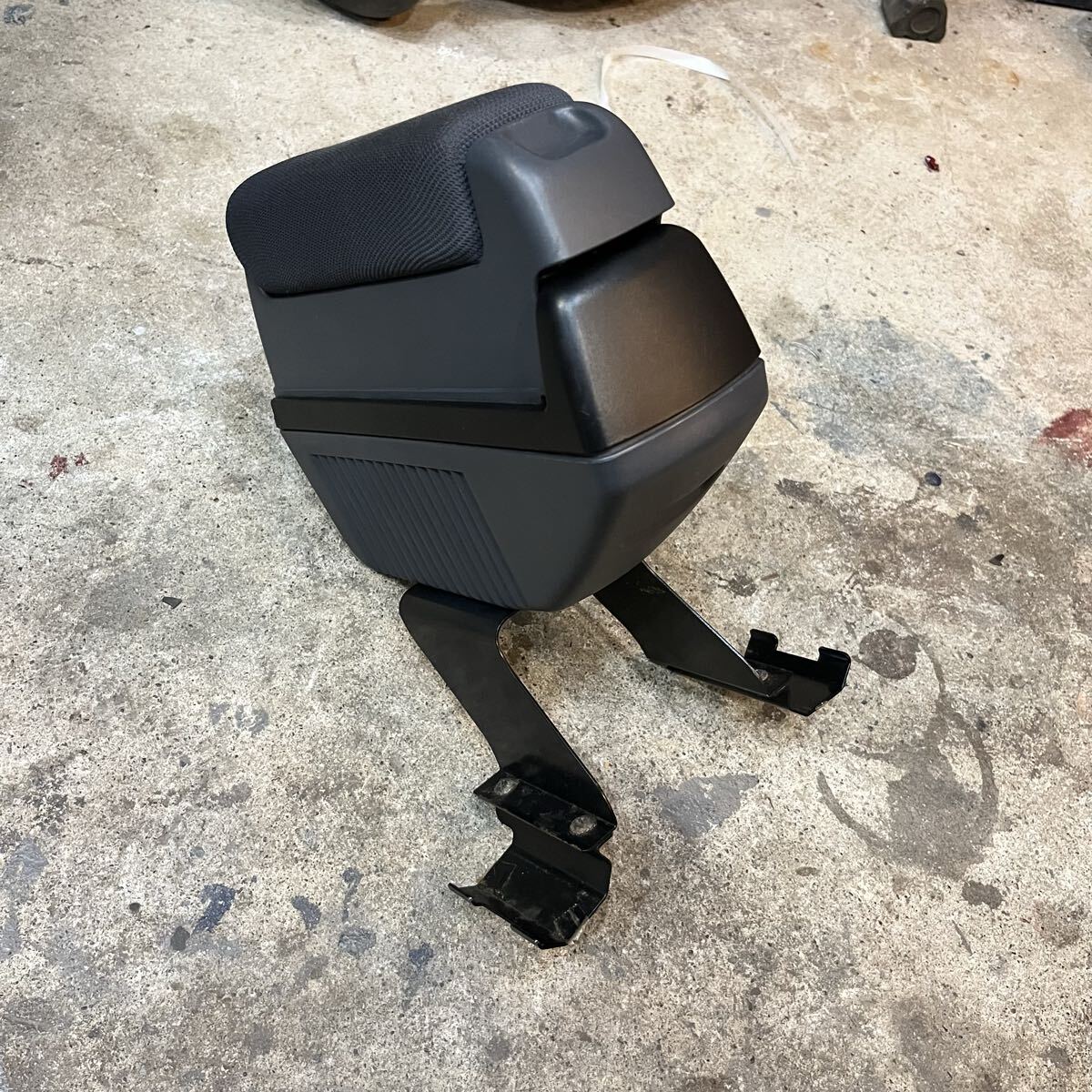 新品】L700 ミラジーノ アームレスト 専用設計 希少 新品 絶版品の落札